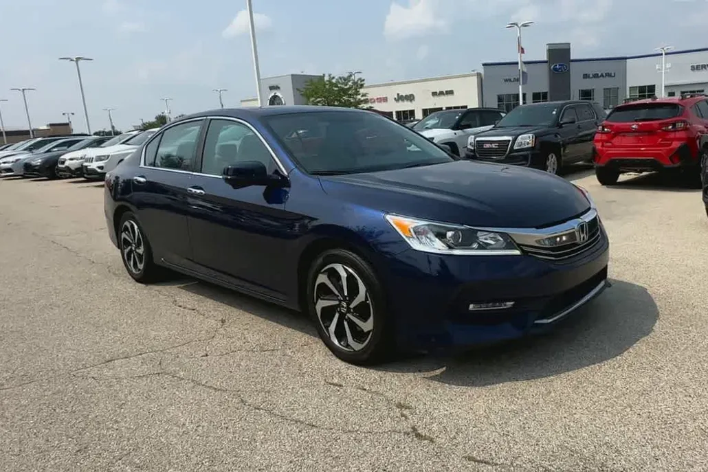 2016 Honda Accord EX photo 1