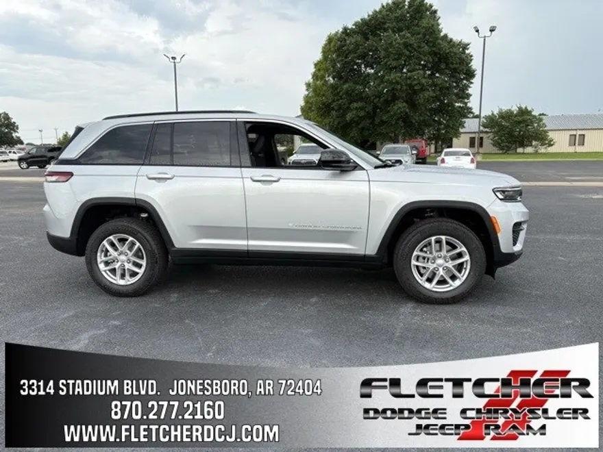 2025 Jeep Grand Cherokee Laredo photo 1