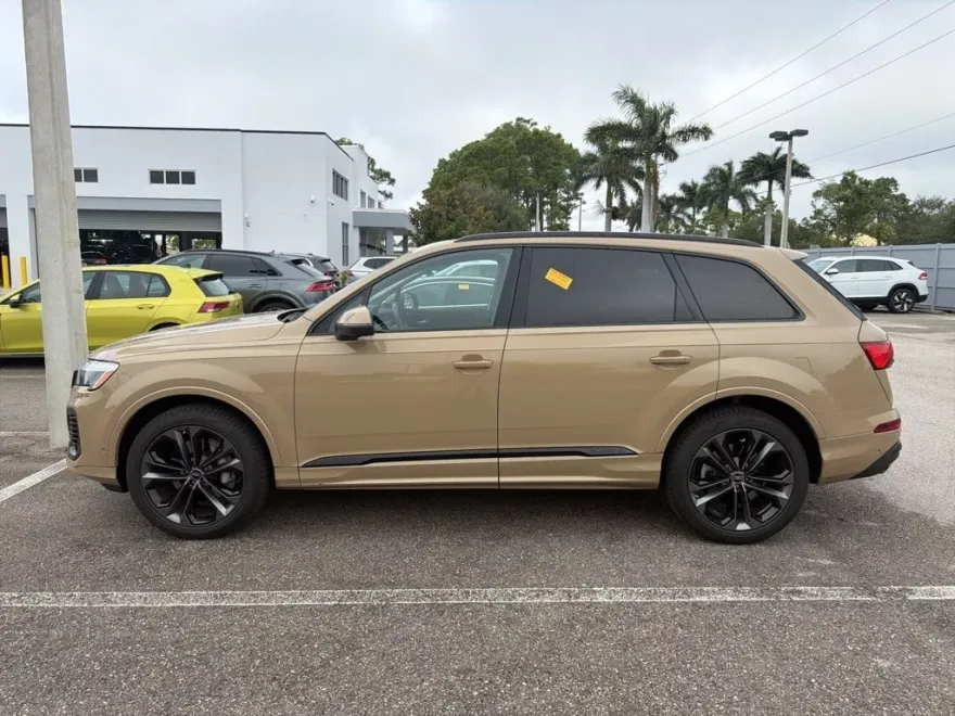 2025 Audi Q7 Premium Plus photo 1
