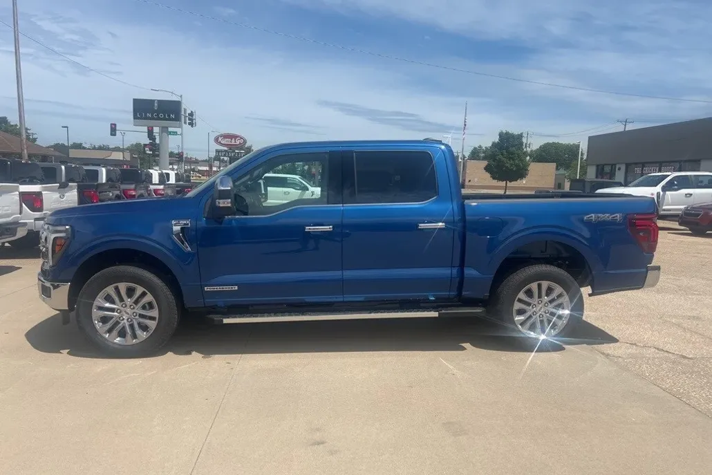 2025 Ford F-150 Lariat photo 1