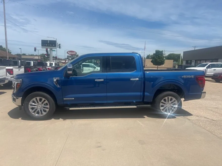 2025 Ford F-150 Lariat photo 1