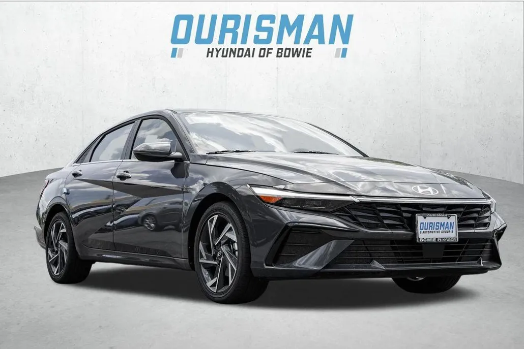 2025 Hyundai Elantra Limited photo 1