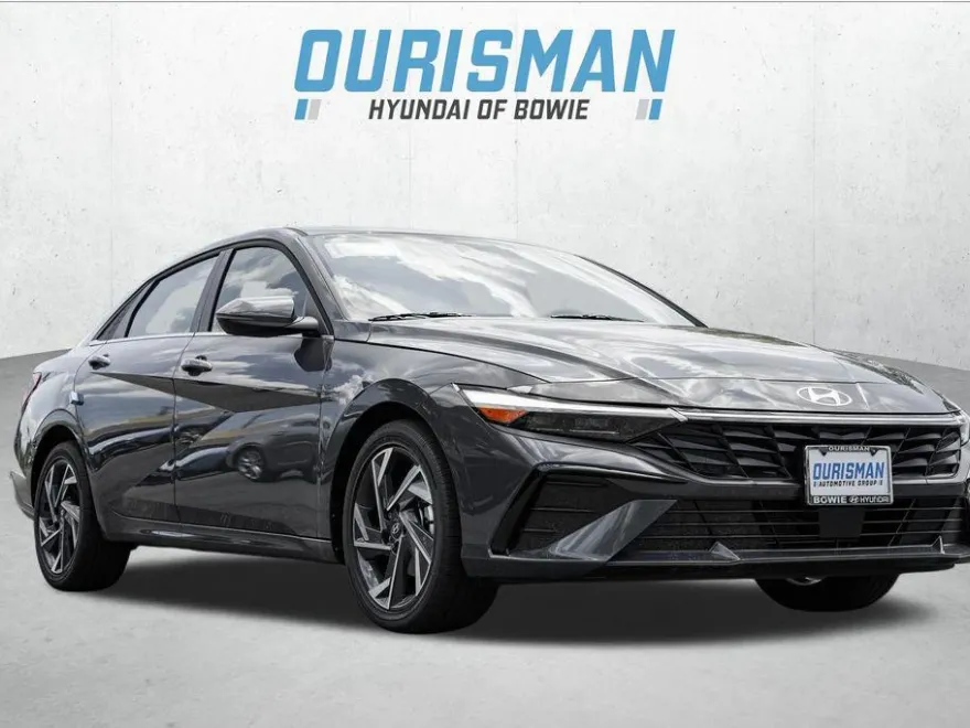 2025 Hyundai Elantra Limited photo 1