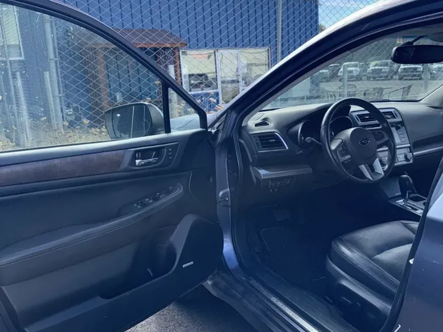 2015 Subaru Outback 2.5i photo 1