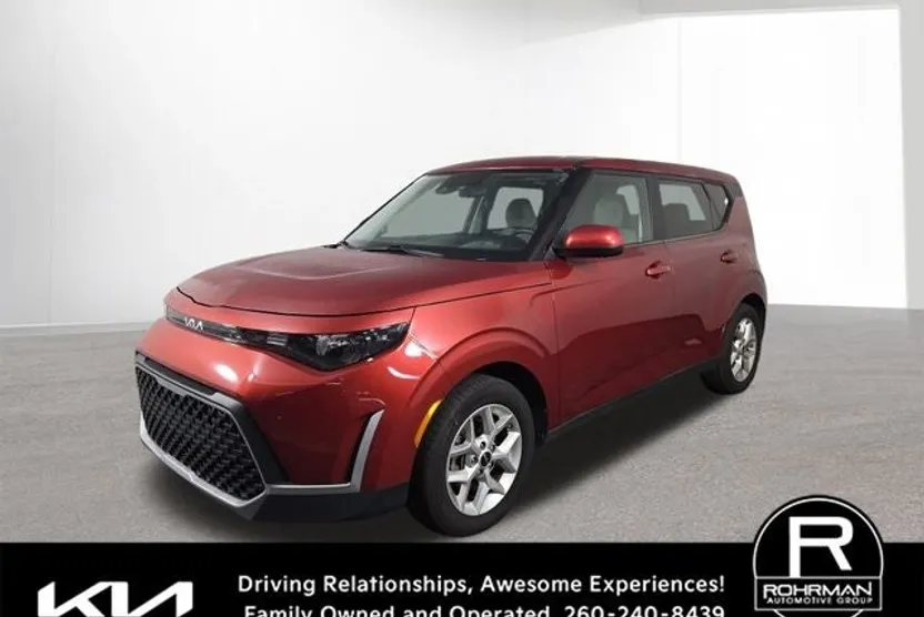 2023 Kia Soul LX photo 1