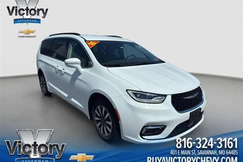 2021 Chrysler Pacifica Touring photo 1