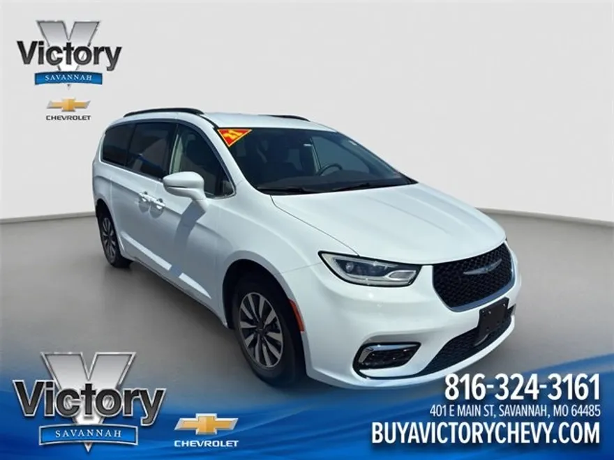 2021 Chrysler Pacifica Touring photo 1