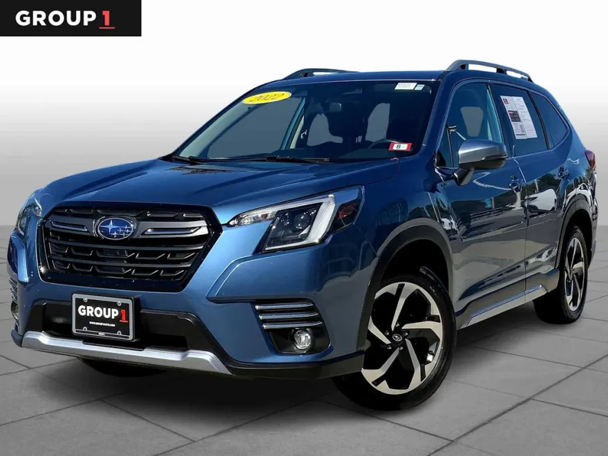 2022 Subaru Forester Touring photo 1