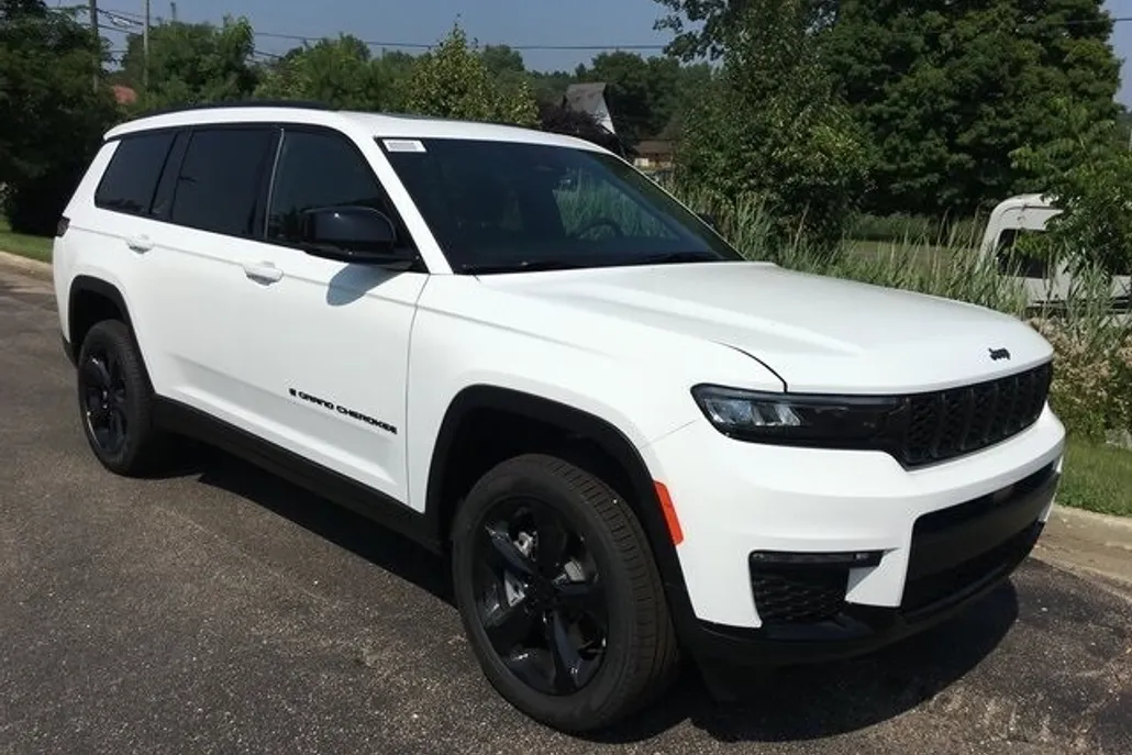 2025 Jeep Grand Cherokee Limited photo 1