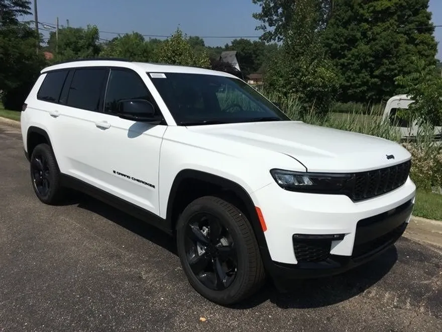 2025 Jeep Grand Cherokee Limited photo 1