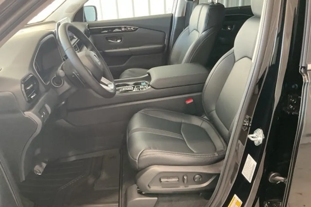 2025 Honda Pilot EX-L photo 1