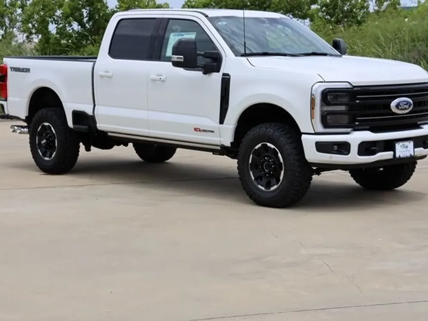 2025 Ford F-250 photo 1