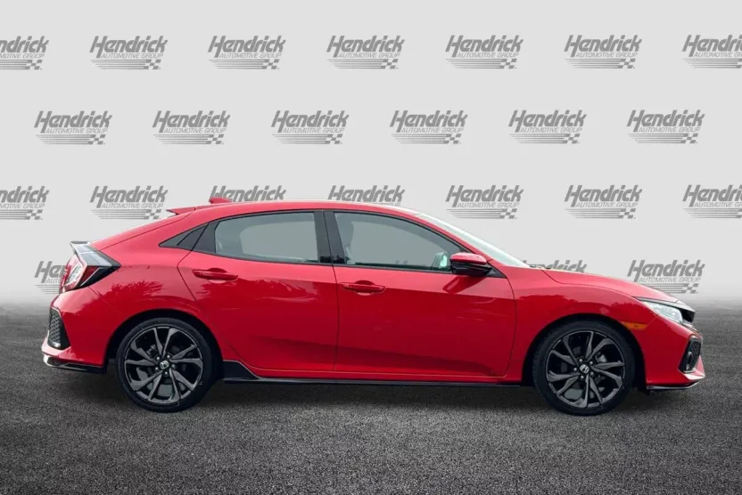 2018 Honda Civic Hatchback Sport Touring photo 1