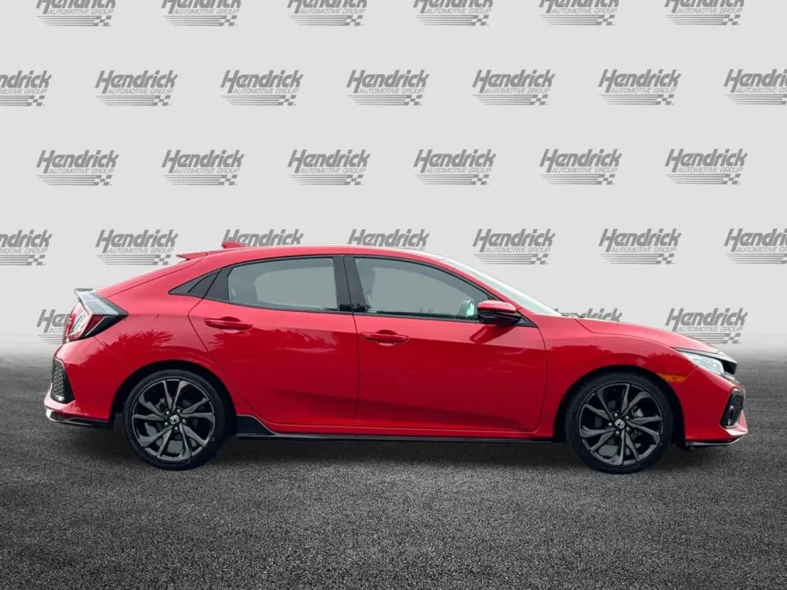 2018 Honda Civic Hatchback Sport Touring photo 1