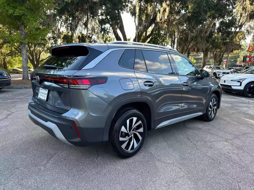 2025 Volkswagen Tiguan S photo 1