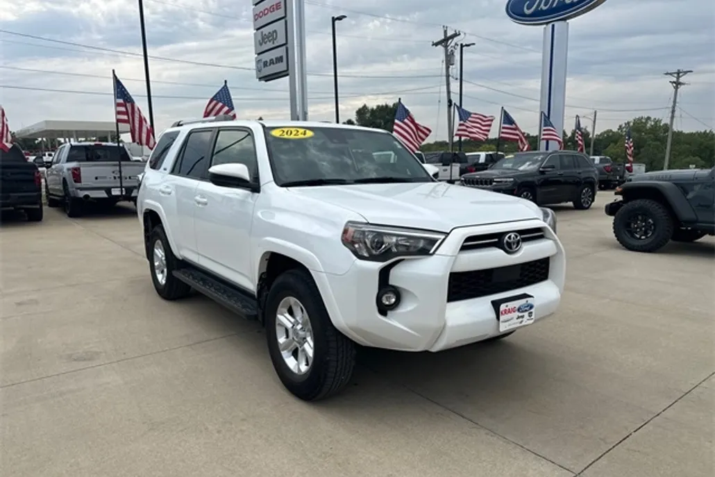 2024 Toyota 4Runner SR5 photo 1