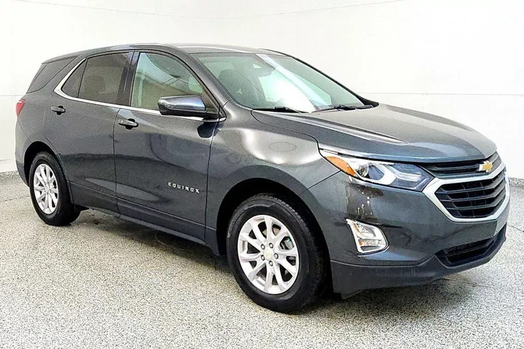 2020 Chevrolet Equinox LT photo 1
