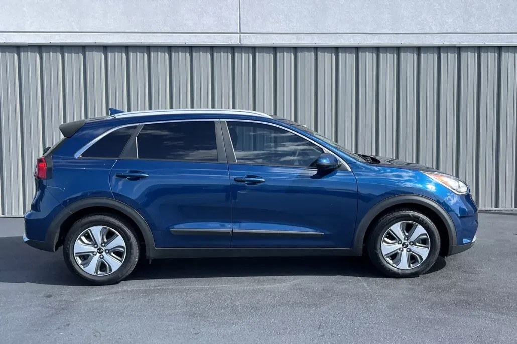 2019 Kia Niro LX photo 1
