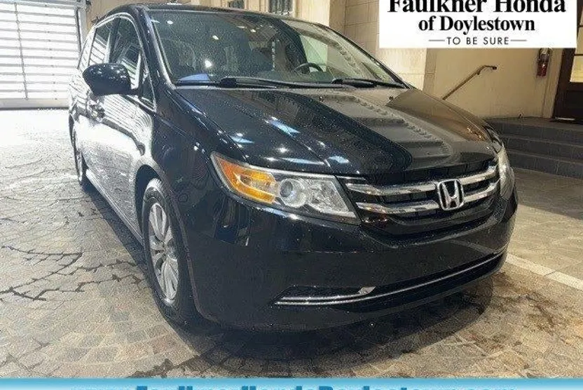 2017 Honda Odyssey SE photo 1