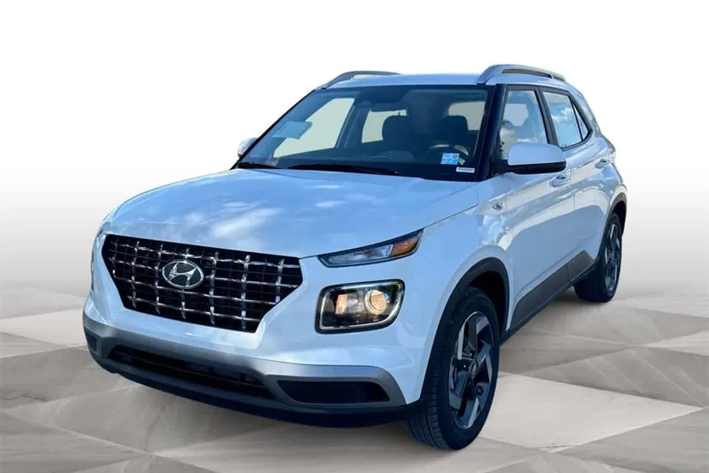 2025 Hyundai Venue SEL photo 1