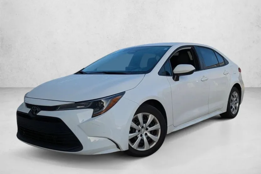 2023 Toyota Corolla LE photo 1