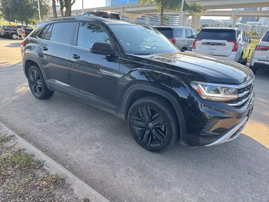 2022 Volkswagen Atlas Cross Sport V6 SE Technology photo 1