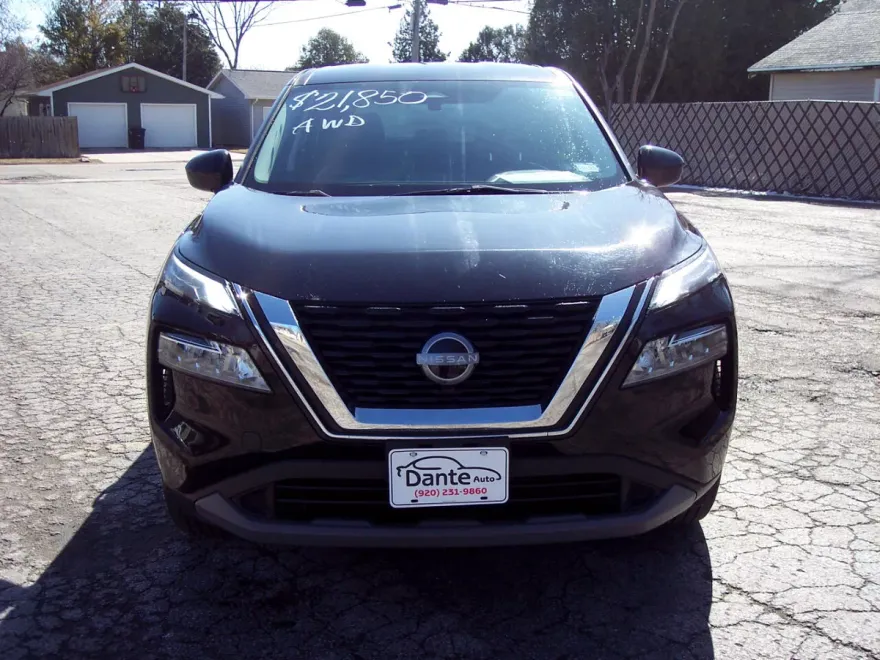 2023 Nissan Rogue AWD SV photo 1
