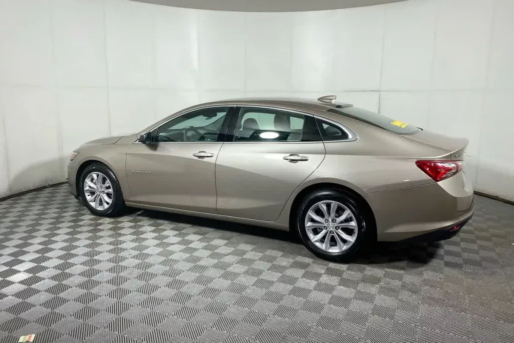 2022 Chevrolet Malibu 1LT photo 1