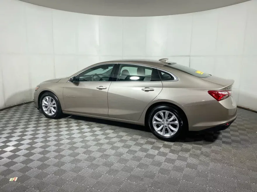 2022 Chevrolet Malibu 1LT photo 1