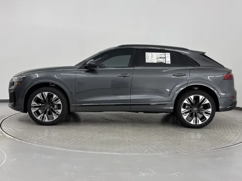 2025 Audi Q8 55 Premium Plus photo 4
