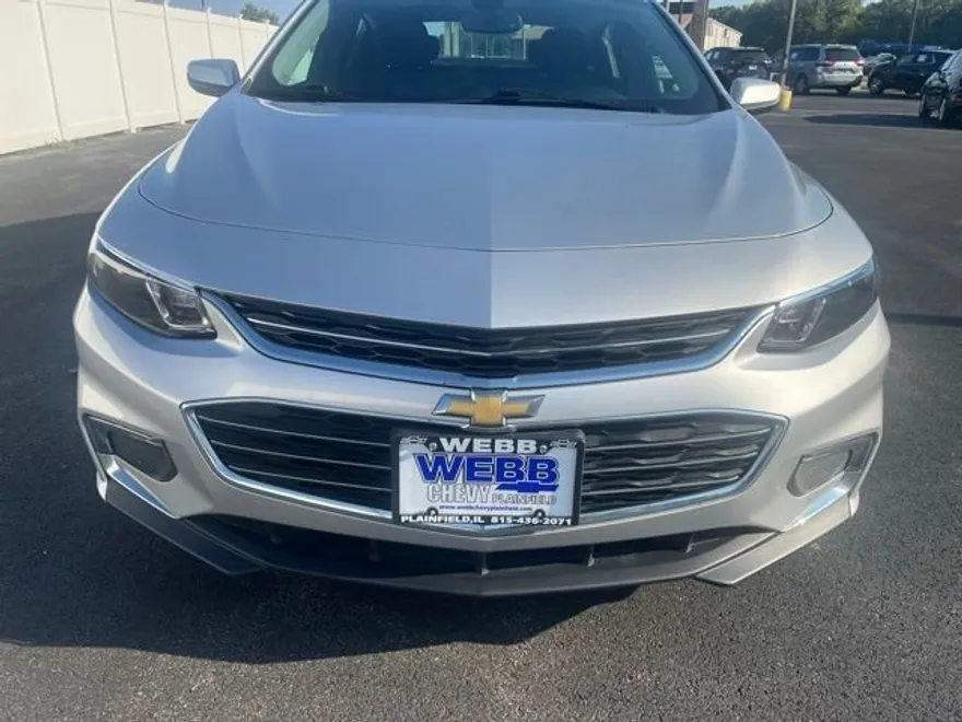 2018 Chevrolet Malibu 1LT photo 1