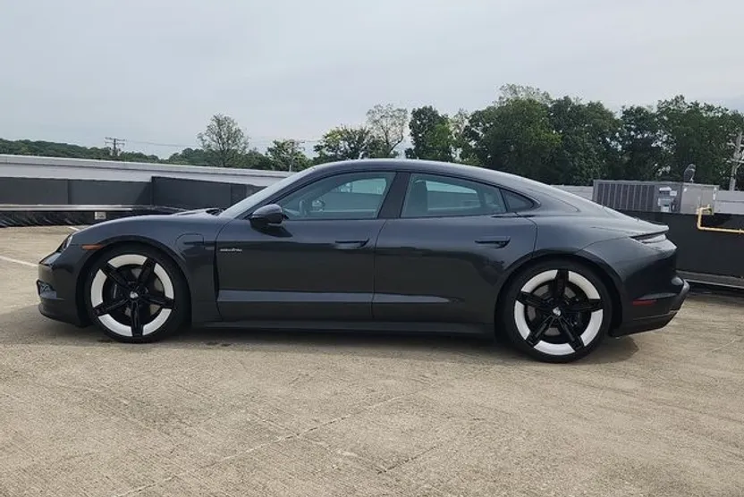 2025 Porsche Taycan S photo 1