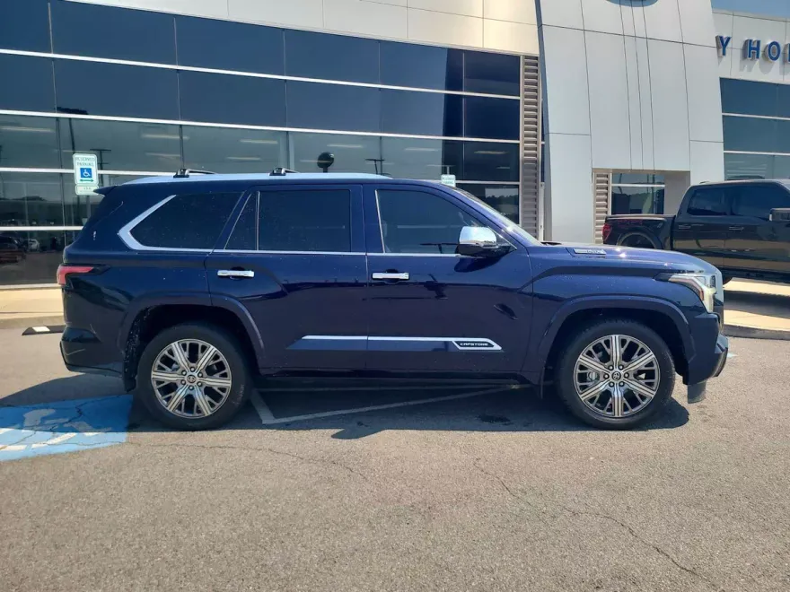 2024 Toyota Sequoia Capstone photo 1