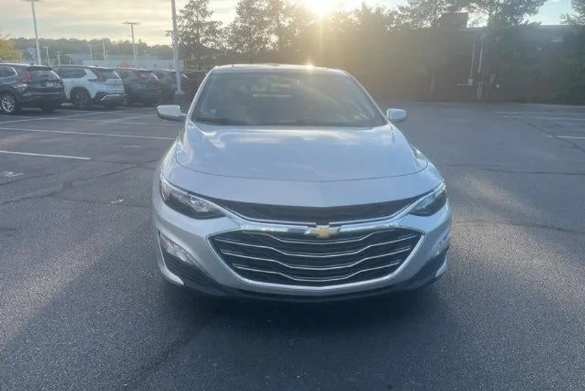 2021 Chevrolet Malibu 1LT photo 1