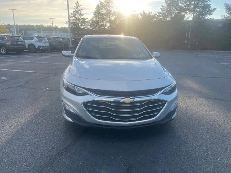 2021 Chevrolet Malibu 1LT photo 1
