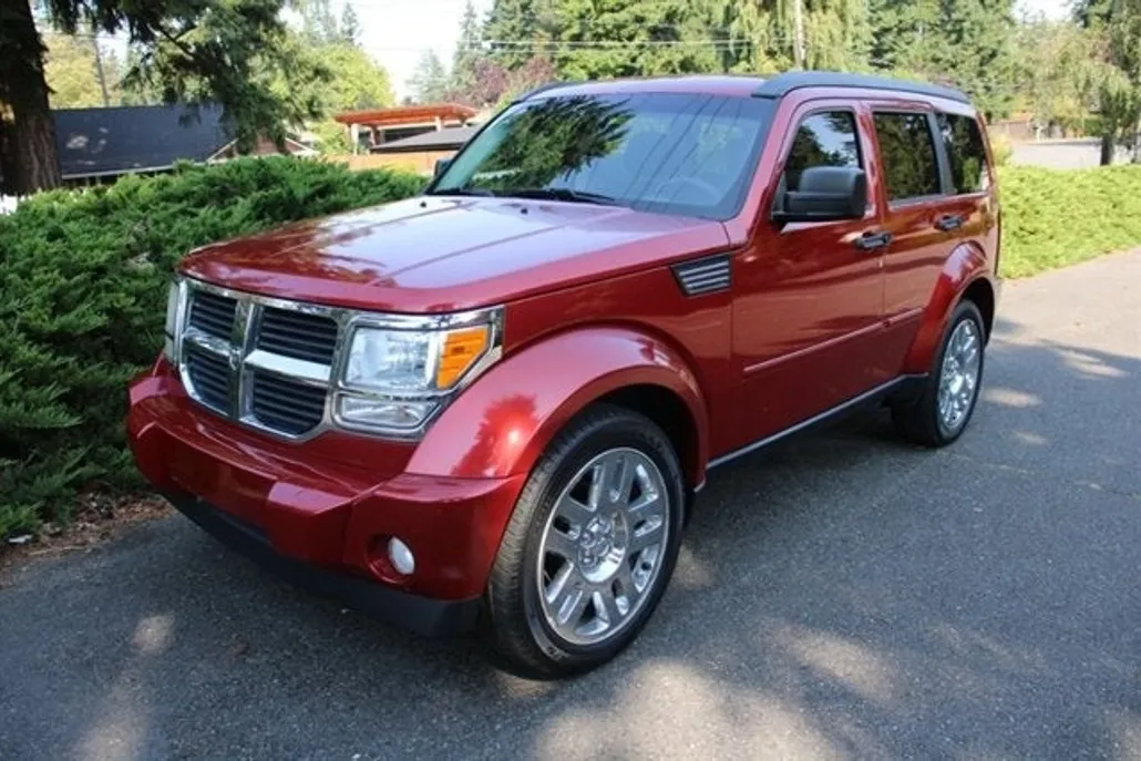 2010 Dodge Nitro SE photo 1