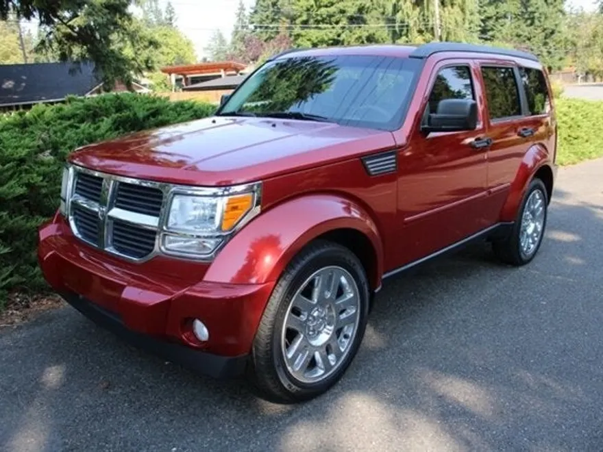 2010 Dodge Nitro SE photo 1