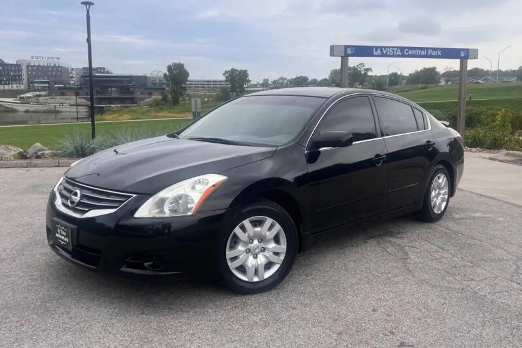 2012 Nissan Altima 2.5 S photo 1