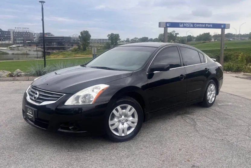 2012 Nissan Altima 2.5 S photo 1