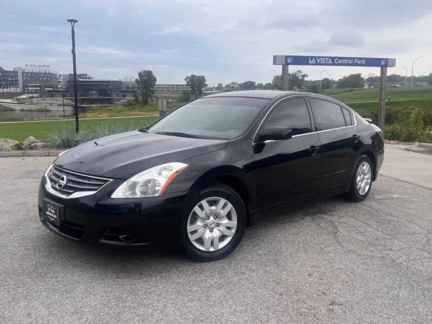 2012 Nissan Altima 2.5 S photo 1