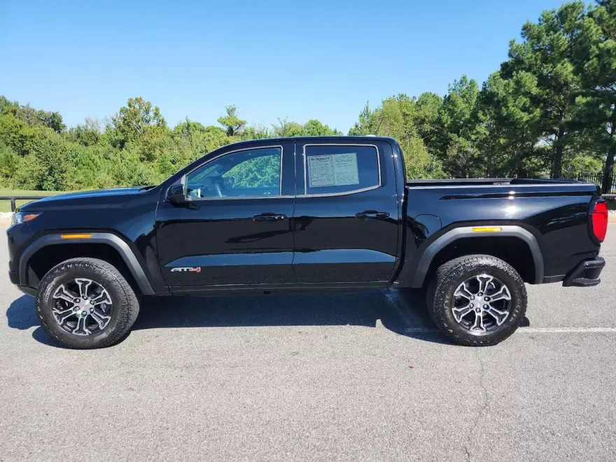 2024 Gmc Canyon AT4 photo 1