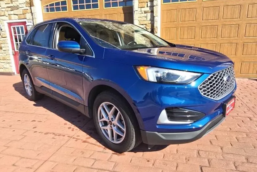 2023 Ford Edge SEL photo 1