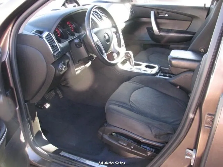 2011 Gmc Acadia SLE photo 14