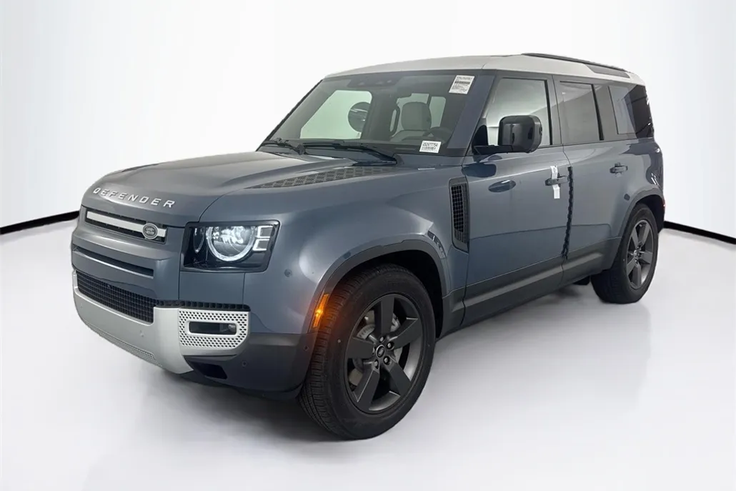 2025 Land Rover Defender 110 S photo 1