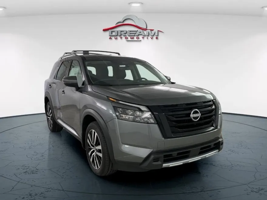 2025 Nissan Pathfinder Platinum photo 1