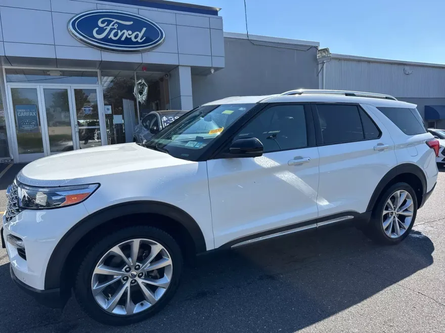 2022 Ford Explorer Platinum photo 1