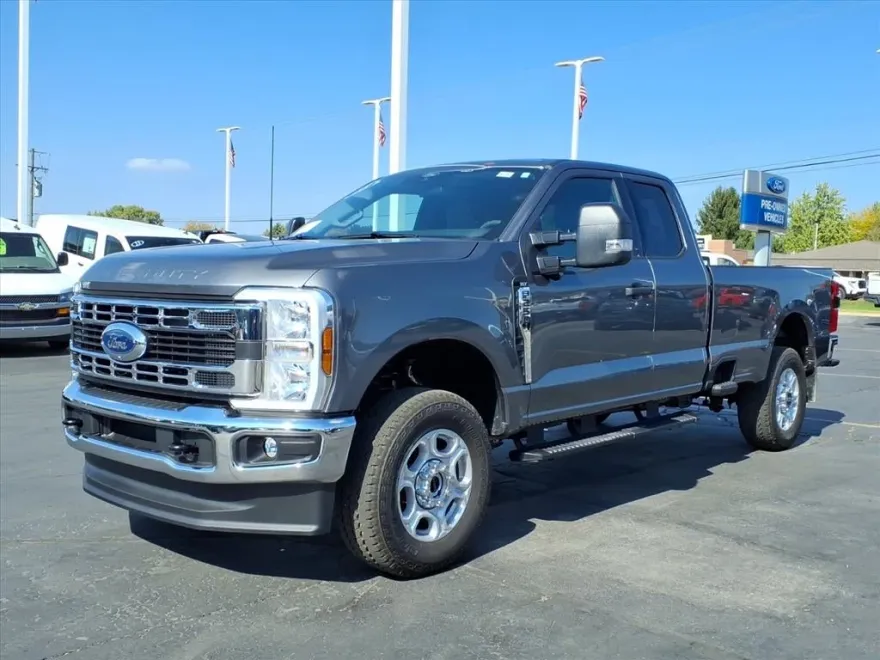 2025 Ford F-250 XLT photo 1