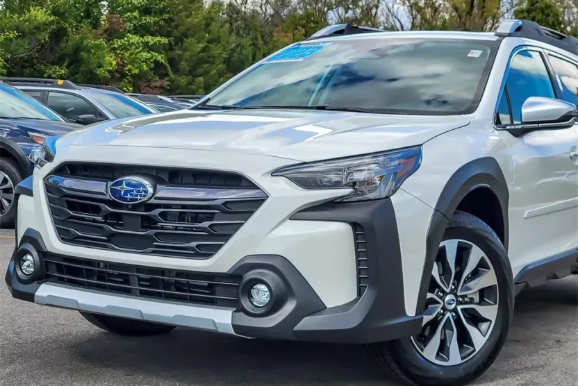 2023 Subaru Outback Touring XT photo 1