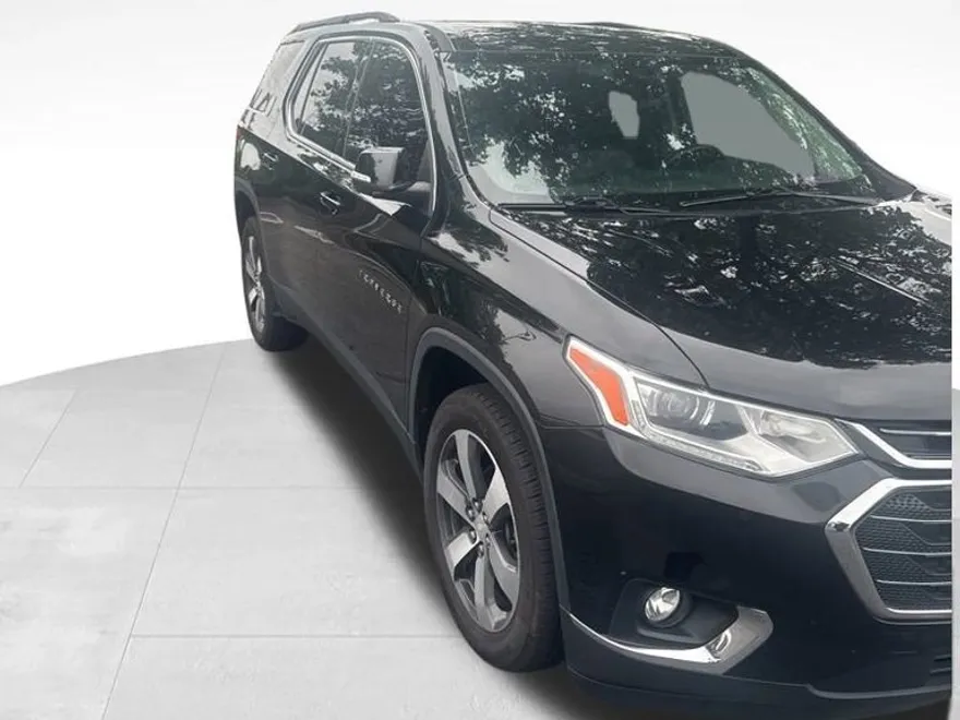 2021 Chevrolet Traverse Leather photo 1