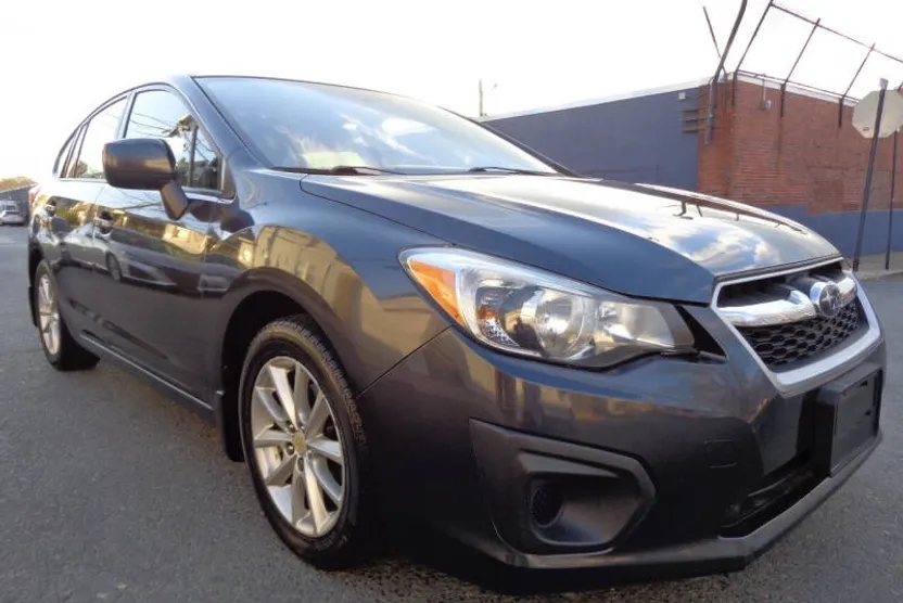 2013 Subaru Impreza 2.0i Premium photo 1